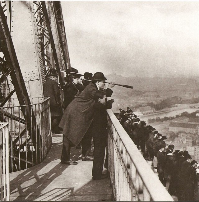 Paris-avant-Tour-Eiffel-1889