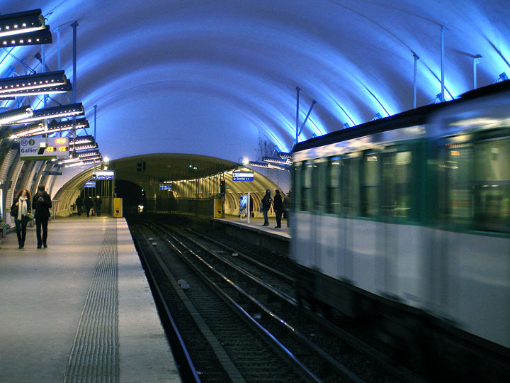 station-metro-paris-fantome