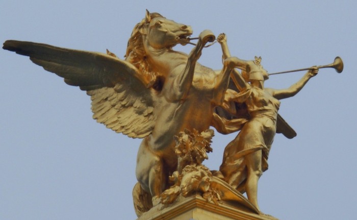renommee-combat-statue-paris