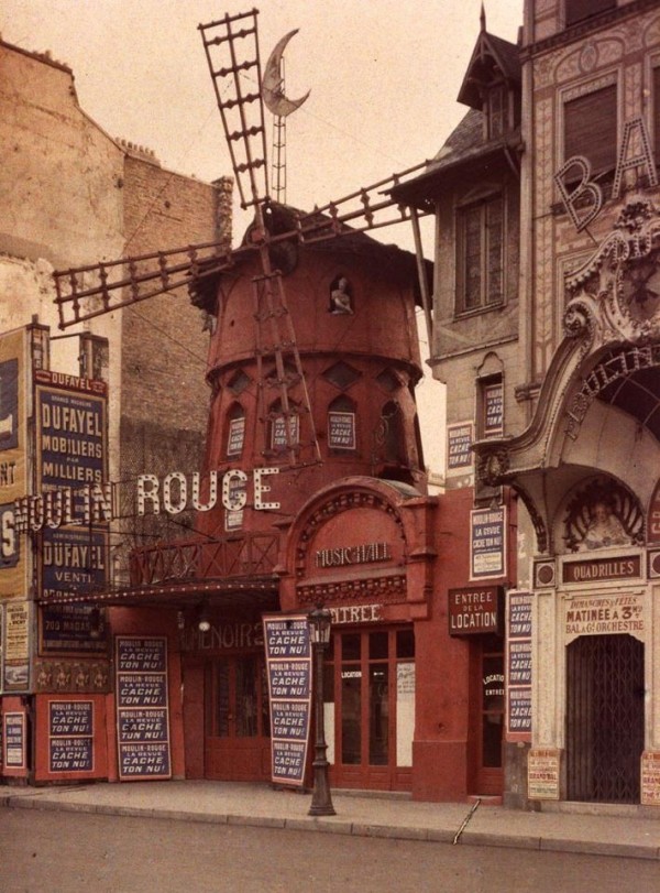 Amazing Historical Photo of Moulin Rouge at Montmartre in Paris in 1925 