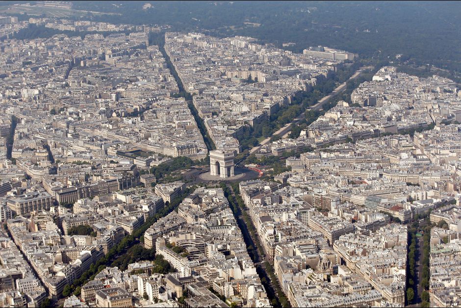 Arc-de-Triomphe-vu-du-ciel