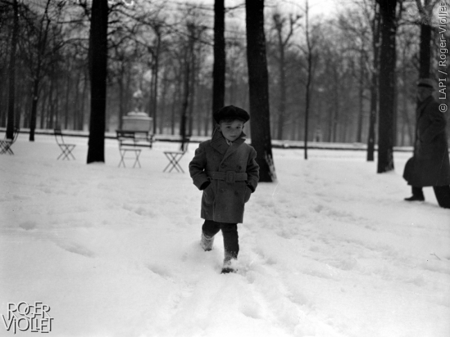 Le jardin des Tuileries sous la neige, en décembre 1938.