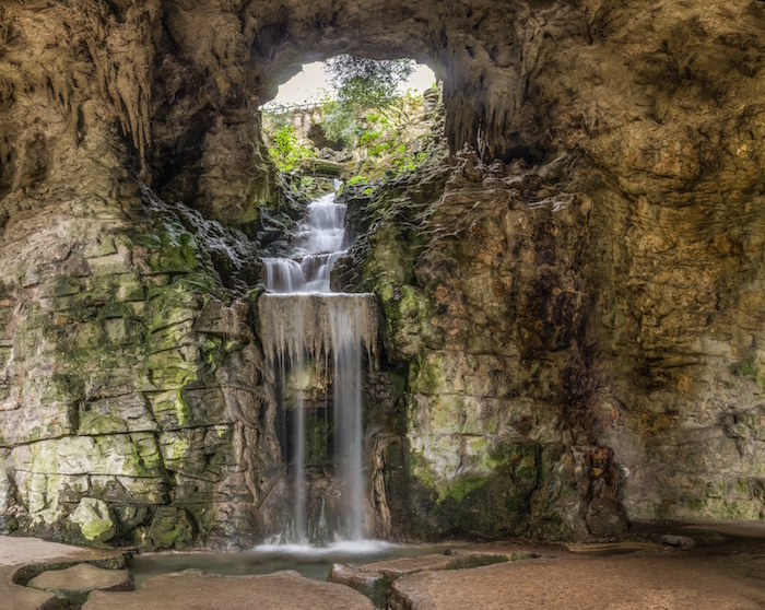 La grotte des Buttes-Chaumont
