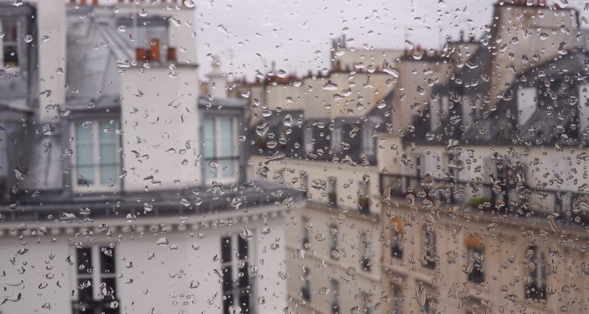 paris-sous-a-pluie-paris-zigzag