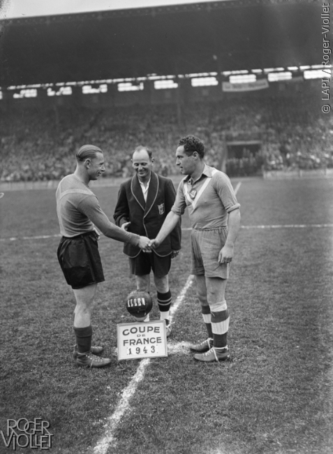 Coupe de France de football. Girondins contre Lens. Stade de Colombes, 1943.