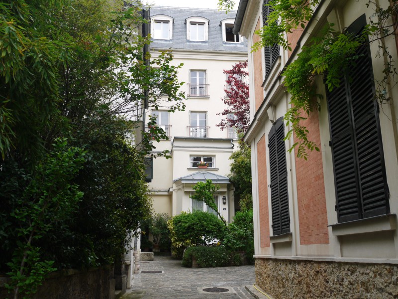 avenue frochot paris