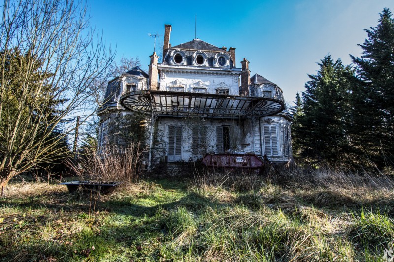 Le manoir Pavlovich abandonné près de Paris © XS