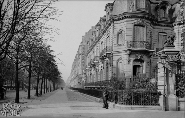 Avenue Montaigne à Paris