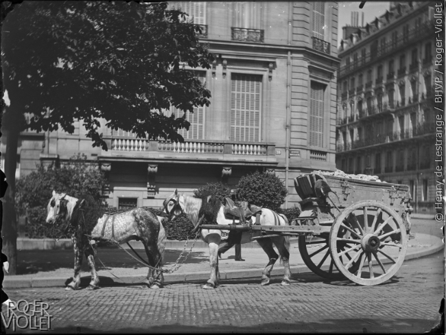 Avenue Montaigne à Paris