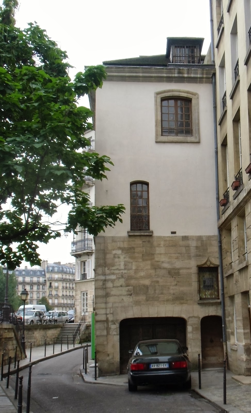 La vraie fausse maison médiévale de Paris