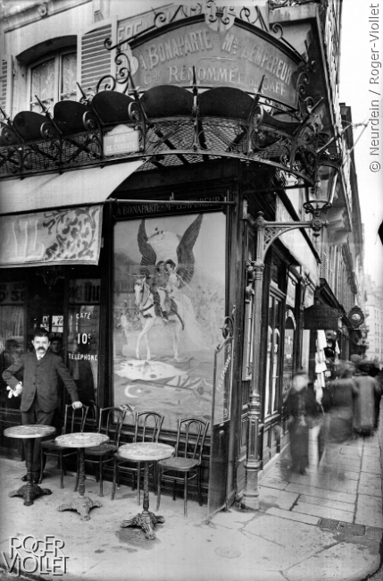 Terrasses des cafés à Paris
