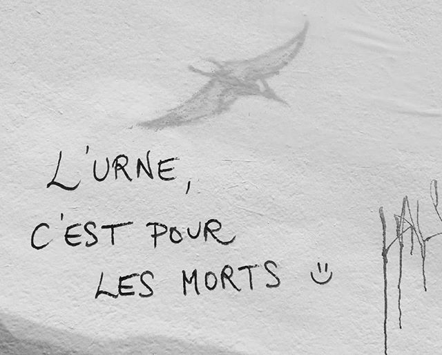 Graffitis drôle à Paris