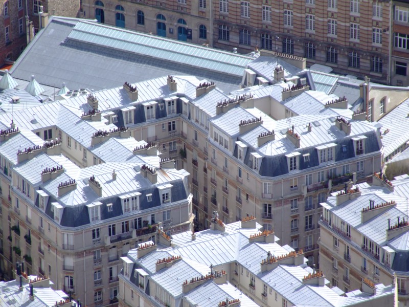 Vu des toits Mansards de Paris