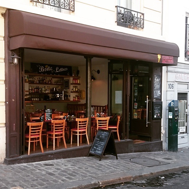 Restaurant la Boite aux lettres à Montmartre