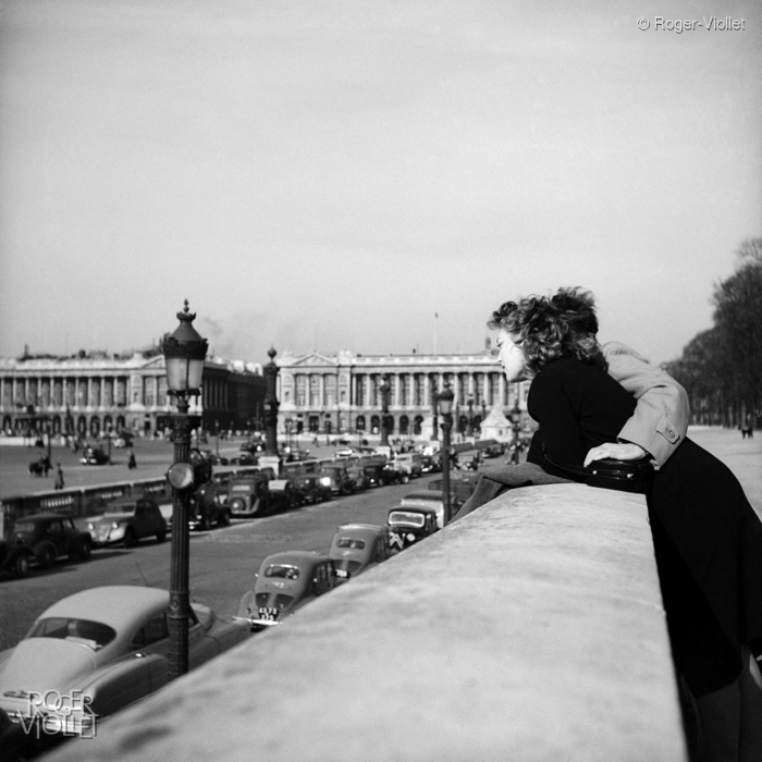Amoureux à Paris - Roger Viollet
