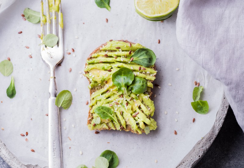 avocado-toast-recette-paris-zigzag