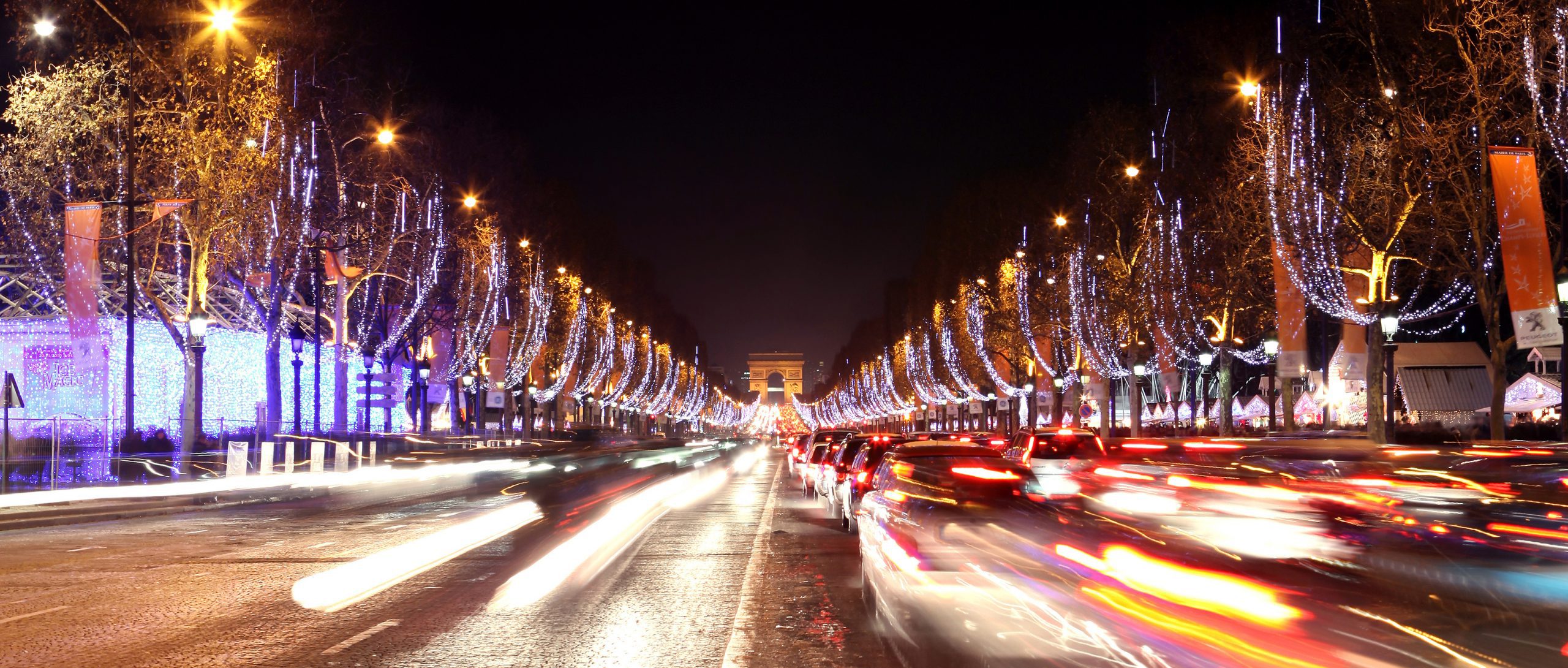 Champs-Elysées-Illuminations-paris-zigzag