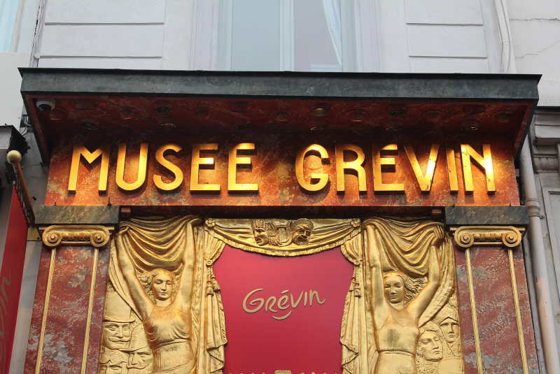 musée-grévin-façade-paris-zigzag