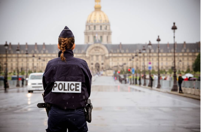 police-nationale-paris-zigzag