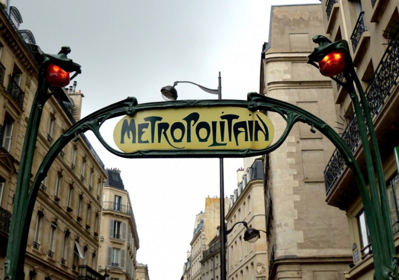 entree-metro-paris-zigzag