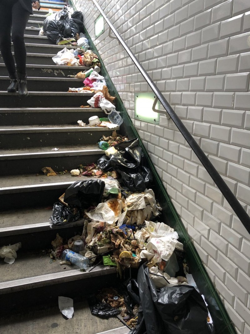 déchets-métro-paris-zigzag