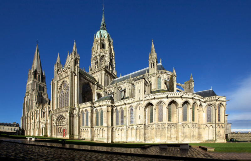 cathedrale-bayeux-paris-zigzag