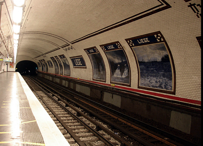 Station Liège, ligne 12 du métro parisien
