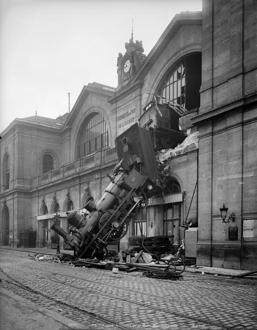 L'accident de la gare Montparnasse. Paris, 22 octobre 1895-Paris-zigzag