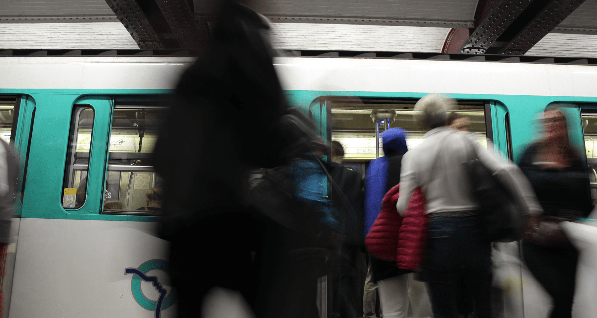 metro-bondé-paris-zigzag