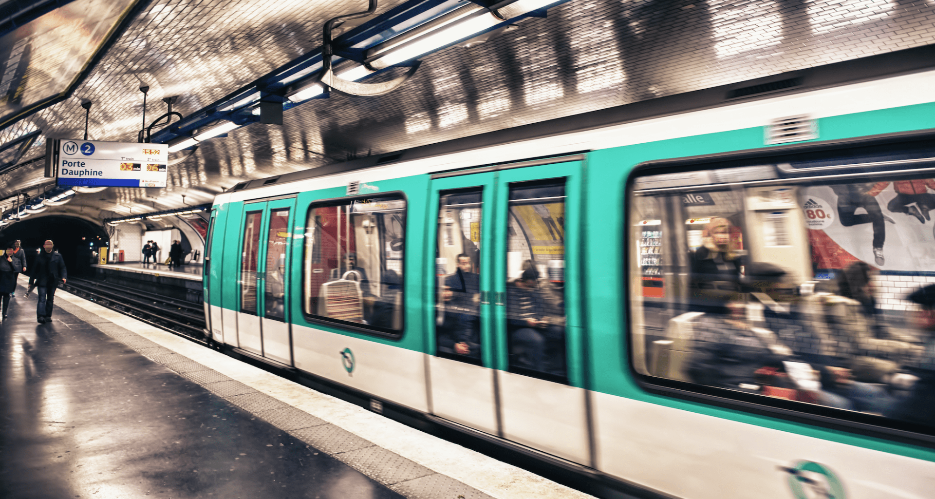 metro-station-paris-zigzag