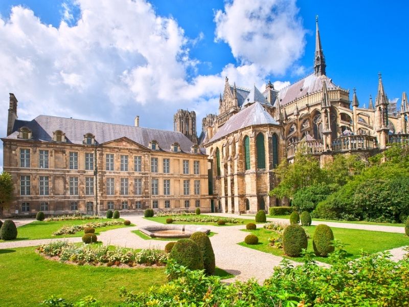 villes-cathédrales proches de Paris