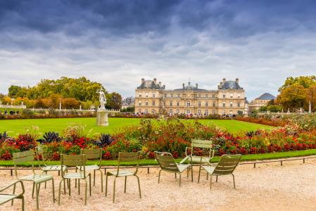 October,18,,2015:,Garden,Chairs,,Luxembourg,,And,The,Senate,,In
