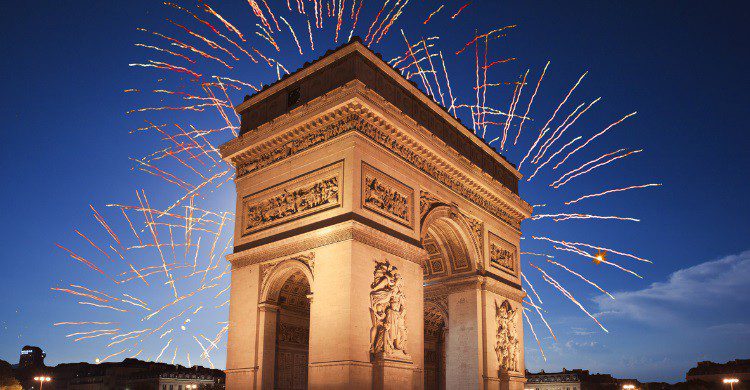 nouvel an, 2022, paris, arc de triomphe, fête