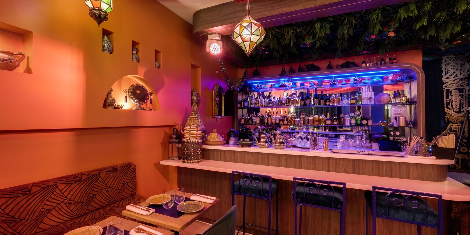 Nikou... est un bar et un restaurant méditerranéen à l'ambiance festive. Crédit : Privateaser