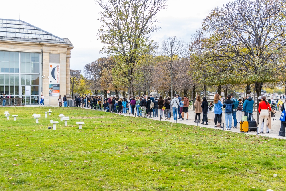 File d'attente devant le Musée de l'Orangerie à Paris © JeanLucIchard