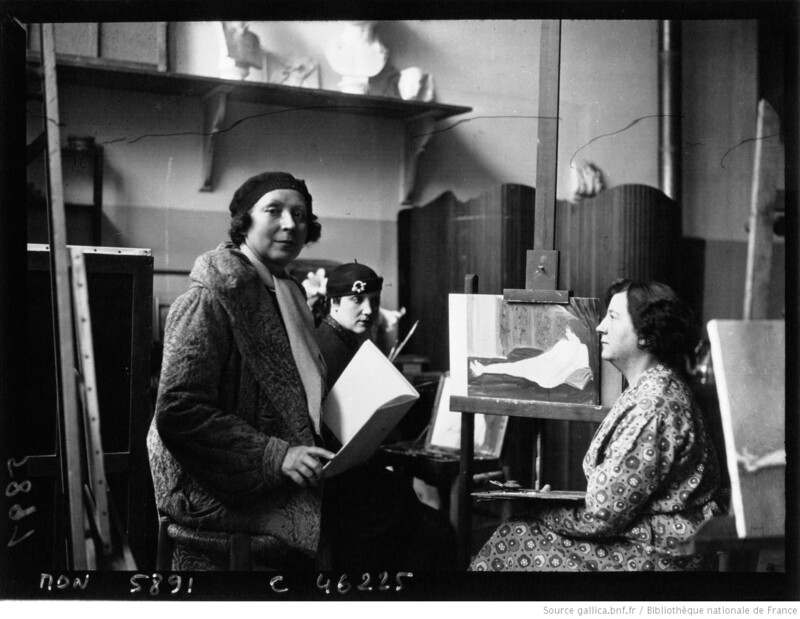 Marie Laurencin dans son atelier avec ses élèves, 1932