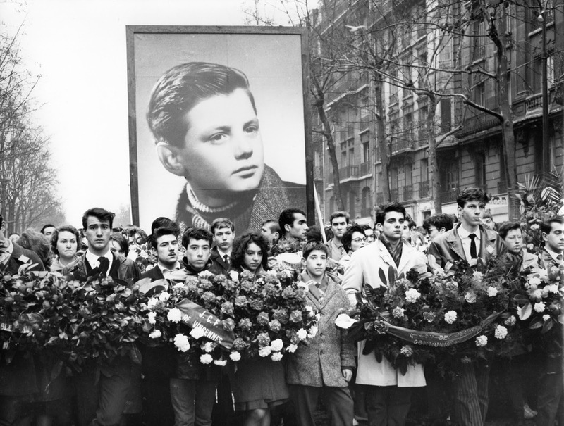 Manifestation de soutien après le massacre du 8 février 1962