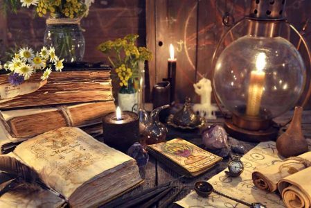 Esotérisme, recueils et tarot