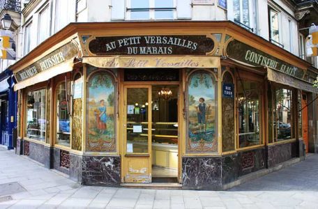 Au petit Versailles du Marais, devanture