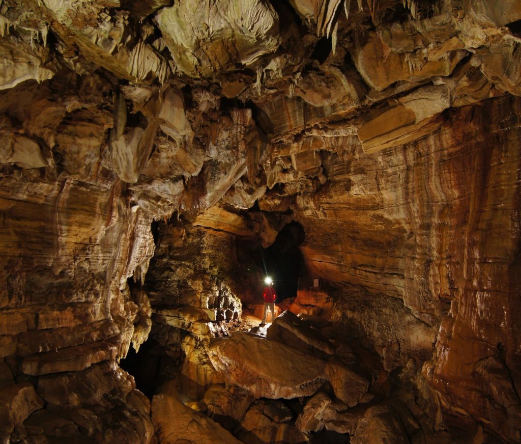 Crédit : Office de tourisme de l’Aubrac aux Gorges du TarnLégende : Là où des empreintes de 200 millions d’années ont été retrouvées…