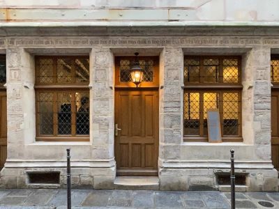La devanture de la Maison de Nicolas Flamel © Paris Promeneur