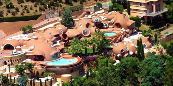 La maison bulle de Pierre Cardin © Patrick Blanchard et Héli Air Monaco / Nice-Matin