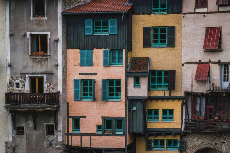 Détail des maisons à Pont-en-Royans © Li Sen / Shutterstock
