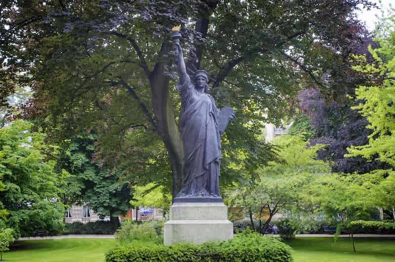La Statue de la Liberté au Jardin du Luxembourg © Robert Crum / Shutterstock