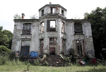 Une bâtisse en ruine au Vieux-Pays de Goussainville © Sylvia Fredriksson / Flickr