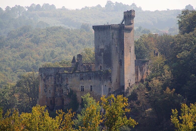 Château hanté Commarque ©Sémhur-Wikipedia