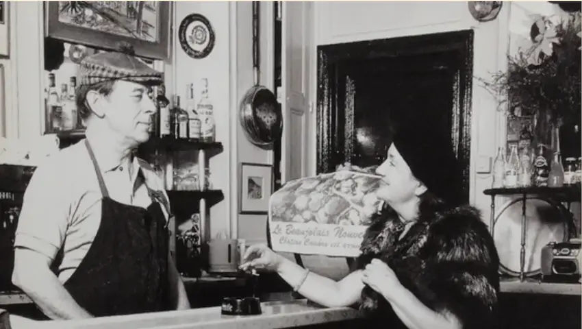 Elyette Ségarde dans son café en 1964