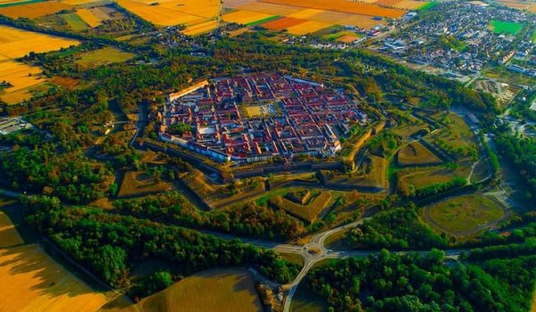 Ville alsacienne en forme d'étoile de Neuf-Brisach - Patrimoine mondial de l'UNESCO - Flickr Jean-Pierre Lozi