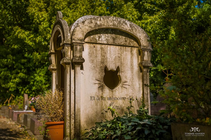 Stèle cimetière des chiens d'Asnières