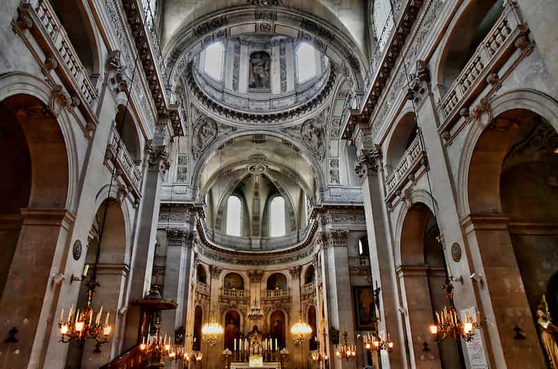 Intérieur de l'église Saint-Paul-Saint-Louis - © Shutterstock